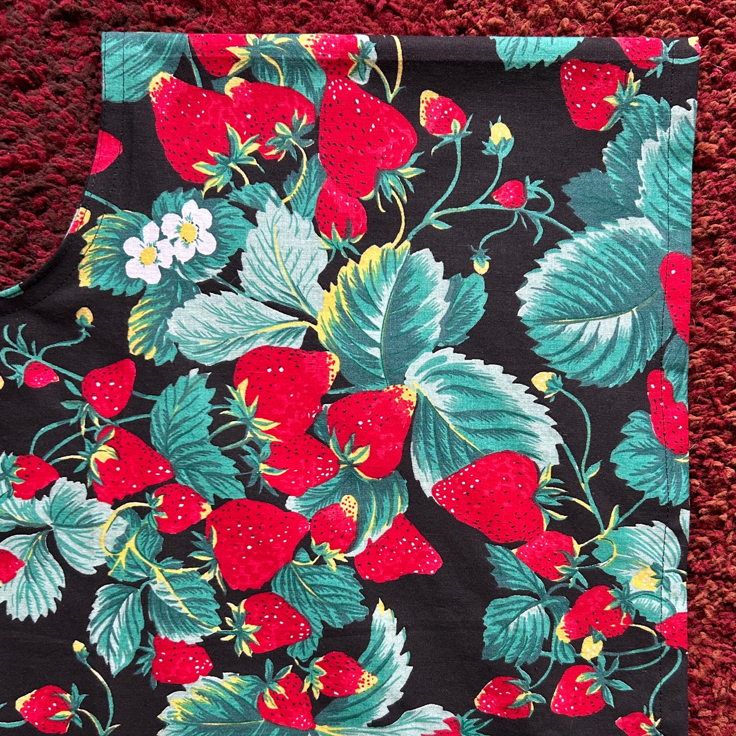 STRAWBERRY WRAP TOP