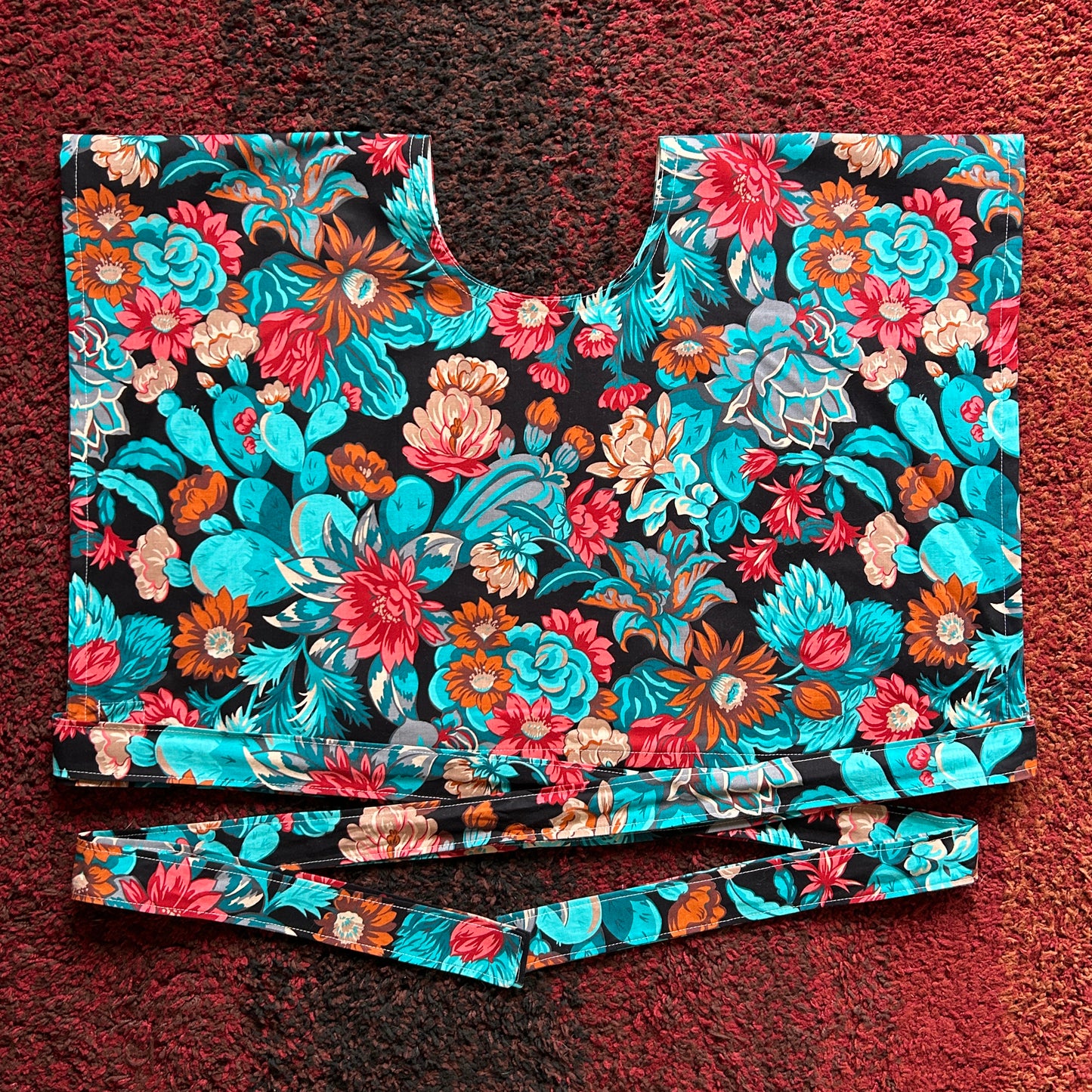CAT & CACTUS WRAP TOP